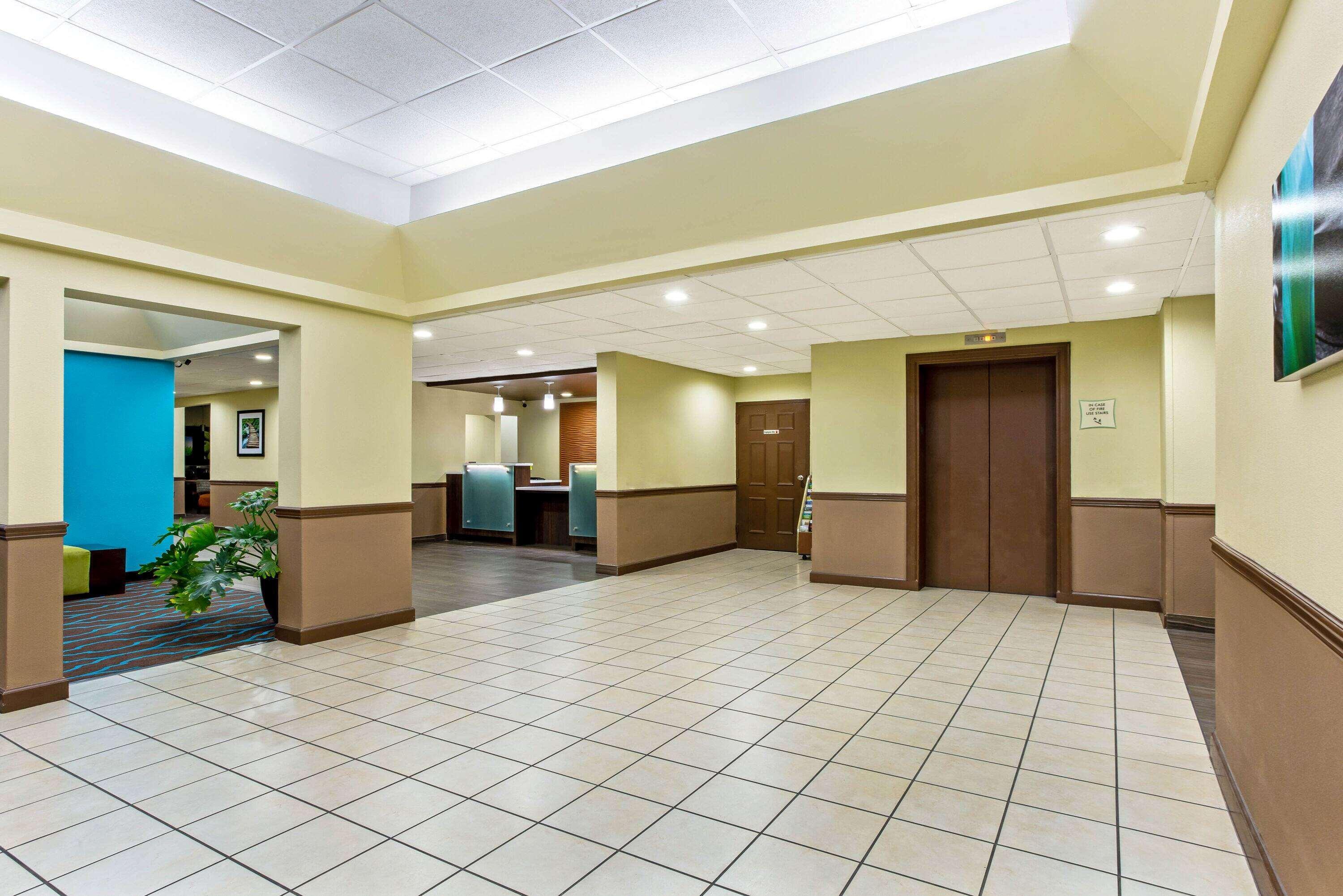 La Quinta By Wyndham Wytheville Exterior photo